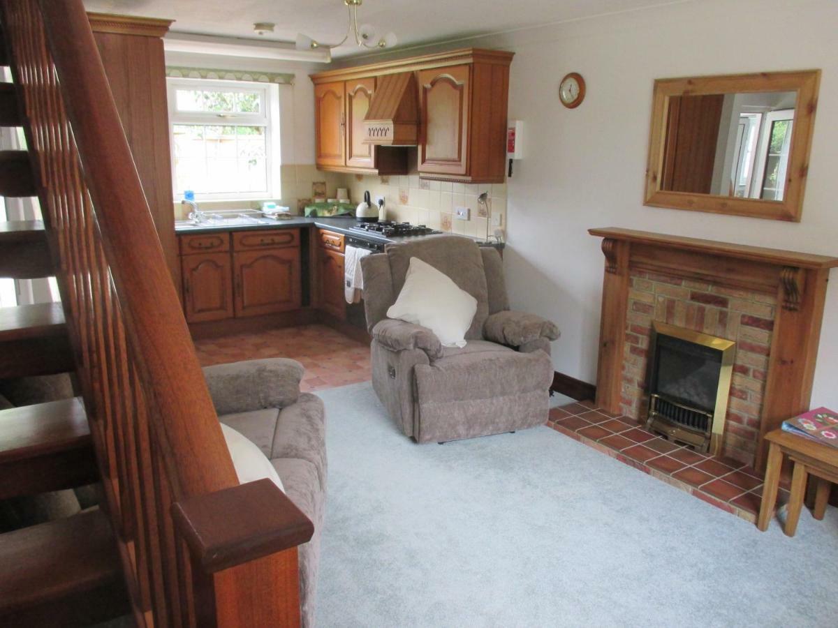 Hops Annex Villa Brockenhurst Bagian luar foto